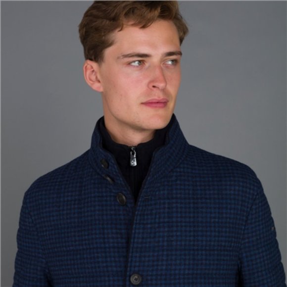 Glenveigh quilted coat in blue gingham check - Picture 6 of 8
